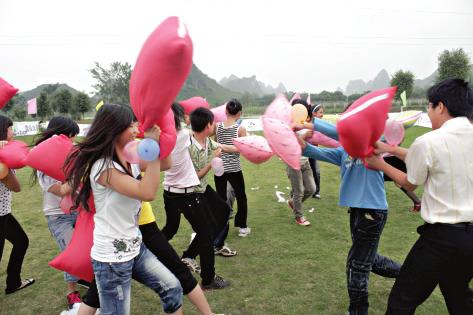 南宁休闲放松节万人乐翻