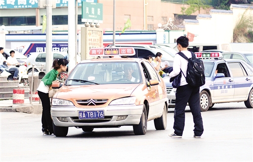 新修訂的《計程車運營服務規範》將於明年4月實施